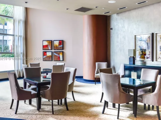 2-bedroom condo for sale in Hollywood - 3101 S Ocean Dr 404 - MondialRealty