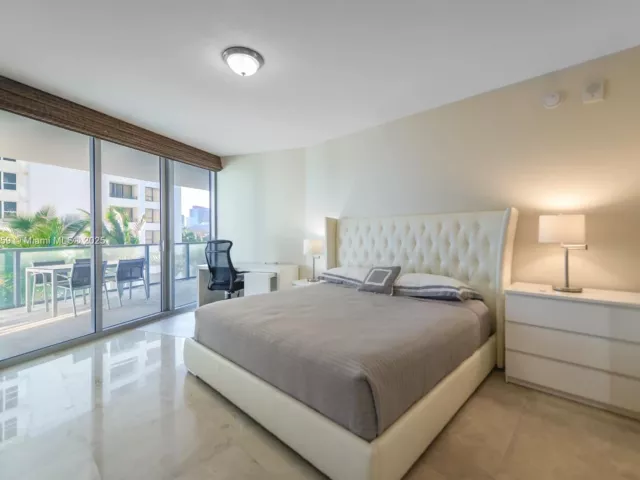 2-bedroom condo for sale in Hollywood - 3101 S Ocean Dr 404 - MondialRealty