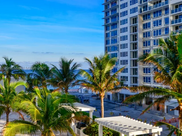 2-bedroom condo for sale in Hollywood - 3101 S Ocean Dr 404 - MondialRealty
