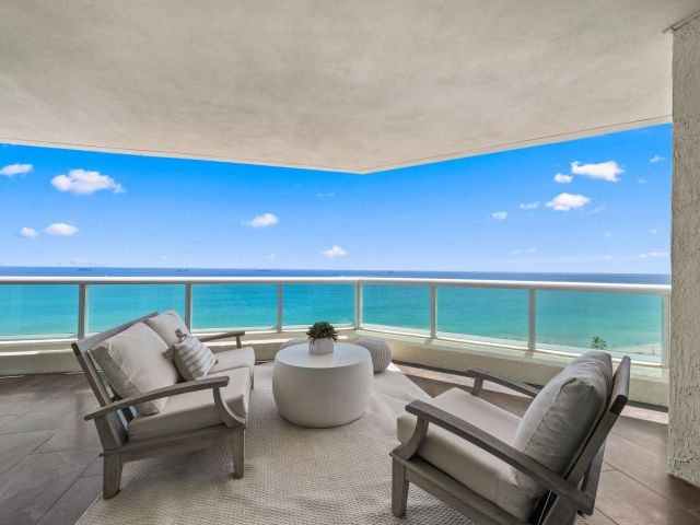 3-bedroom condo for sale in Fort Lauderdale - 101 S Fort Lauderdale Beach Boulevard 1501 - MondialRealty