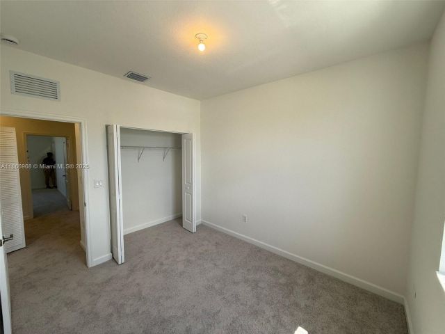 3-bedroom home for rent in Homestead - 2794 SE 26th Ave 2794 - MondialRealty