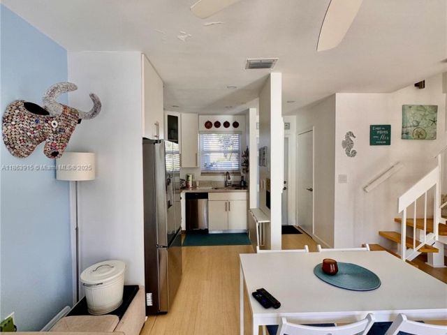 1-bedroom home for rent in Key Biscayne - 798 Crandon Blvd 44-B - MondialRealty