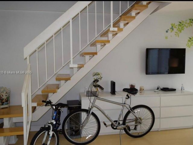 1-bedroom home for rent in Key Biscayne - 798 Crandon Blvd 44-B - MondialRealty