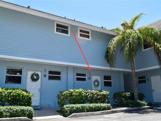 1-bedroom home for rent in Key Biscayne - 798 Crandon Blvd 44-B - MondialRealty