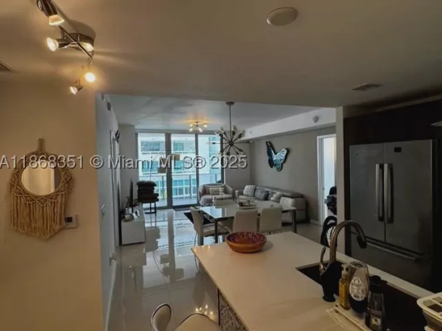 2-bedroom condo for sale in Miami - 488 NE 18th St 511 - MondialRealty