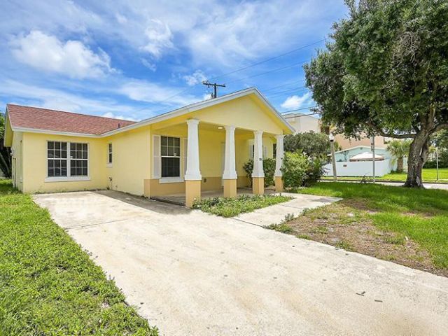 Home for rent at 901 10th Street - photo 6507015