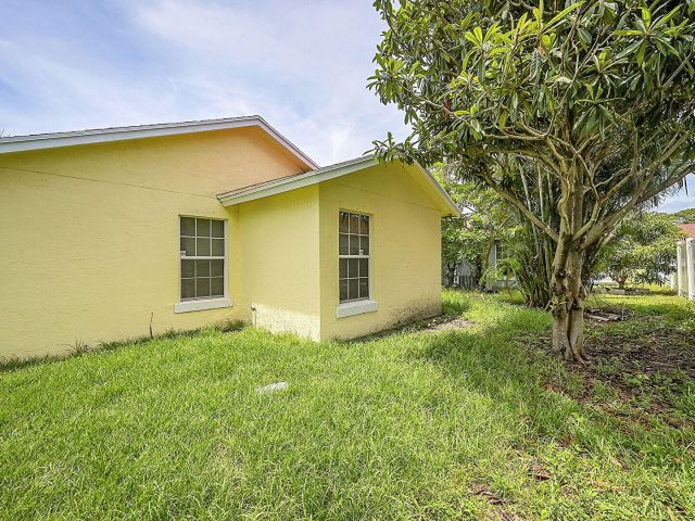 Home for rent at 901 10th Street - photo 6507017