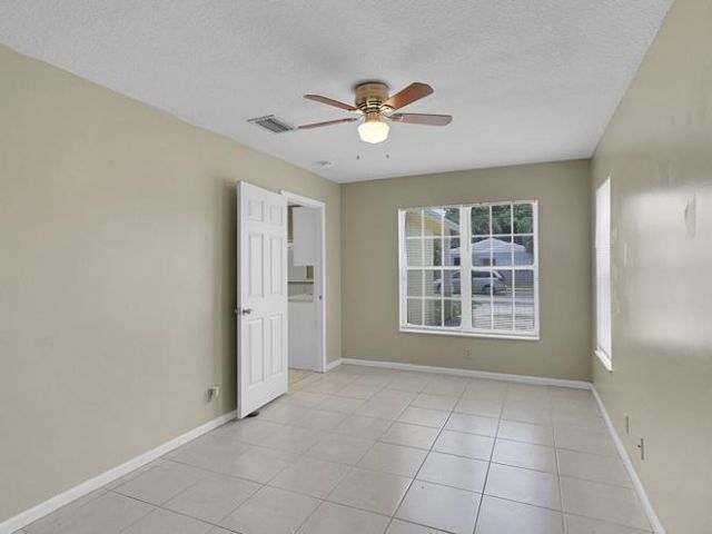 Home for rent at 901 10th Street - photo 6507019