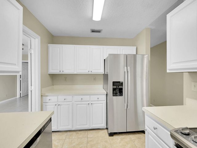 Home for rent at 901 10th Street - photo 6507025