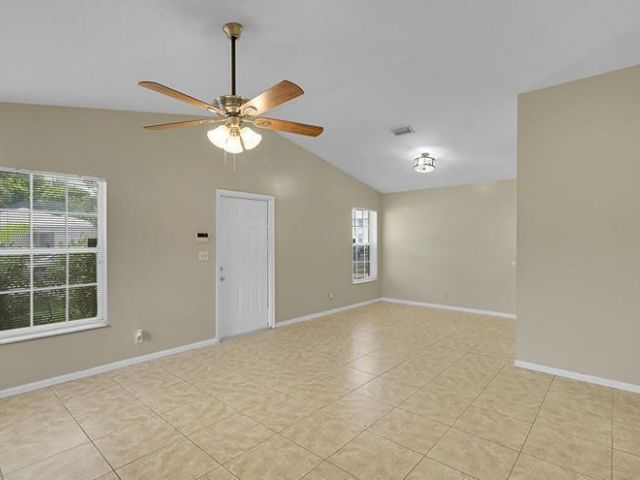 Home for rent at 901 10th Street - photo 6507029