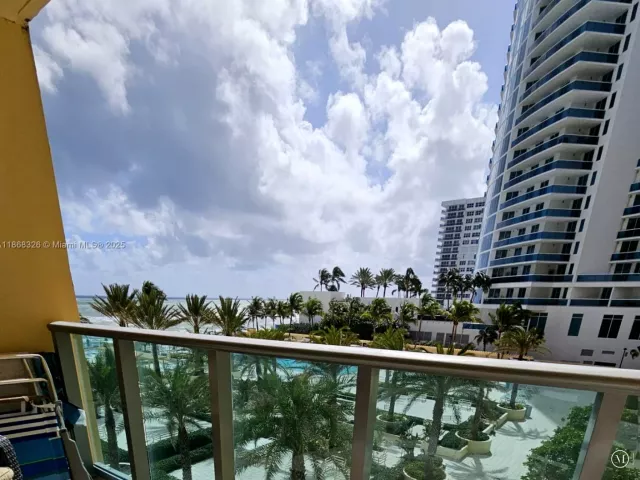 1-bedroom condo for rent in Hollywood - 2501 S Ocean Dr 418 (Ave. Oct-01-2026 - MondialRealty