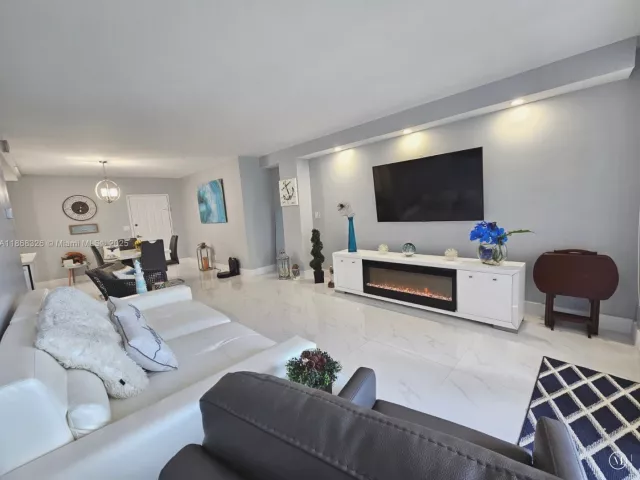 1-bedroom condo for rent in Hollywood - 2501 S Ocean Dr 418 (Ave. Oct-01-2026 - MondialRealty