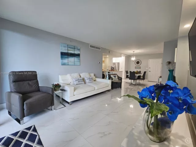 1-bedroom condo for rent in Hollywood - 2501 S Ocean Dr 418 (Ave. Oct-01-2026 - MondialRealty