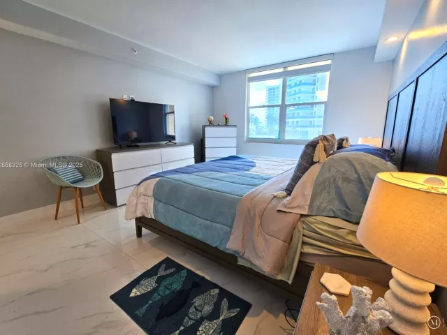 1-bedroom condo for rent in Hollywood - 2501 S Ocean Dr 418 (Ave. Oct-01-2026 - MondialRealty