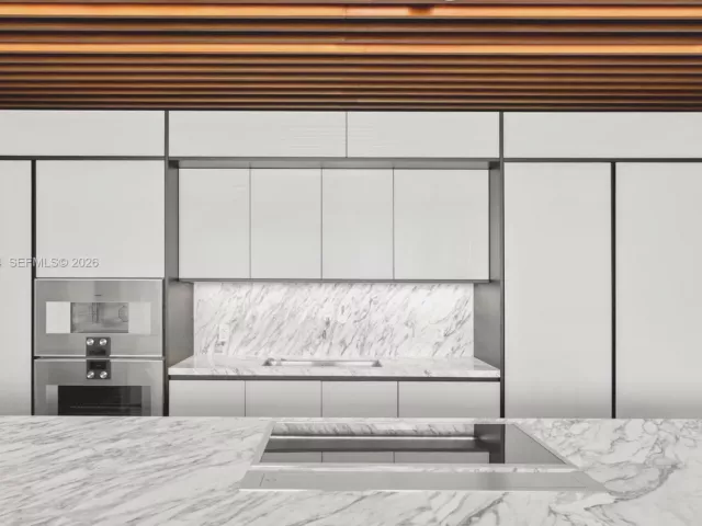 2-bedroom condo for sale in Miami Beach - 1300 Monad Ter 11C - MondialRealty