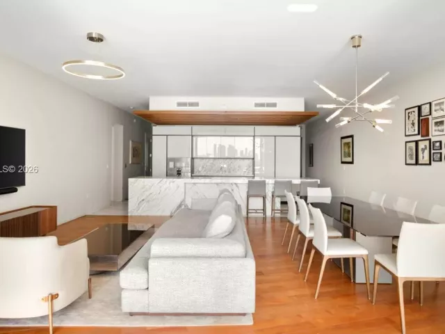 2-bedroom condo for sale in Miami Beach - 1300 Monad Ter 11C - MondialRealty