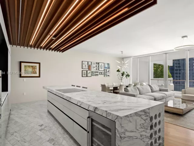 2-bedroom condo for sale in Miami Beach - 1300 Monad Ter 11C - MondialRealty
