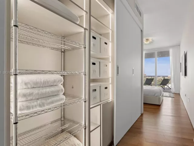 2-bedroom condo for sale in Miami Beach - 1300 Monad Ter 11C - MondialRealty