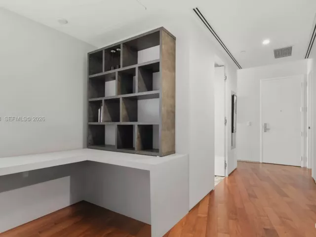 2-bedroom condo for sale in Miami Beach - 1300 Monad Ter 11C - MondialRealty