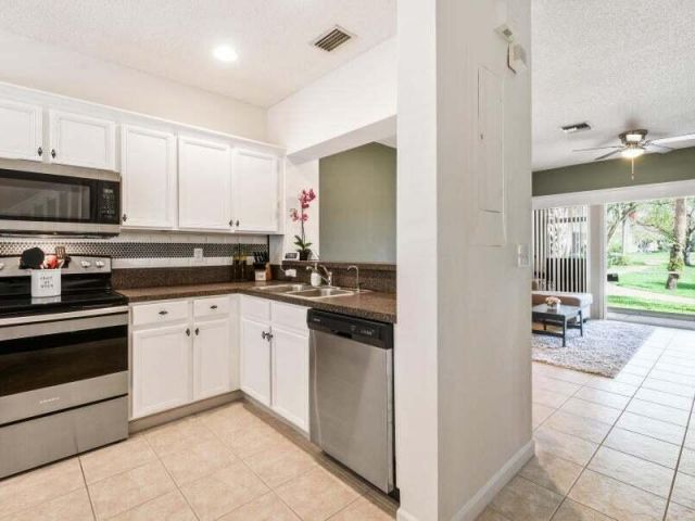 Home for rent at 5032 Palmbrooke Circle - photo 6618451