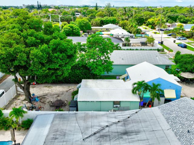 Home for sale at 629 SE 4th Avenue - photo 6532820