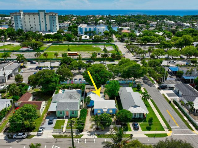 Home for sale at 629 SE 4th Avenue - photo 6532822