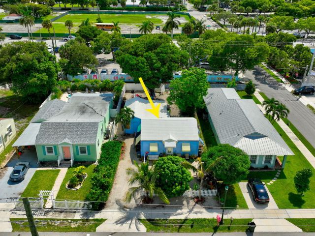 Home for sale at 629 SE 4th Avenue - photo 6532823