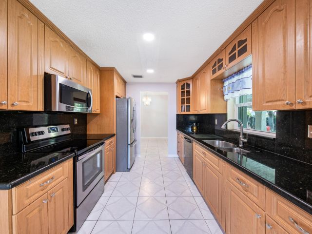 Home for sale at 5340 SW 115th Avenue - photo 6493430