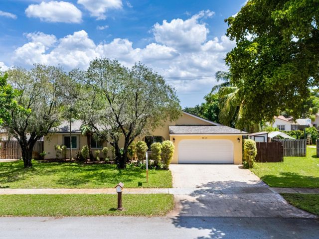 Home for sale at 5340 SW 115th Avenue - photo 6493436