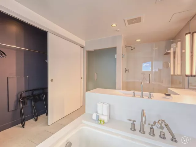 2-bedroom condo for rent in Fort Lauderdale - 3101 Bayshore Drive 1409 - MondialRealty