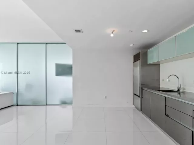 Apartment for sale  Unit #3106 - photo 6475017