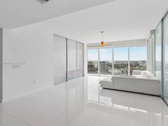 Apartment for sale  Unit #3106 - photo 6475021