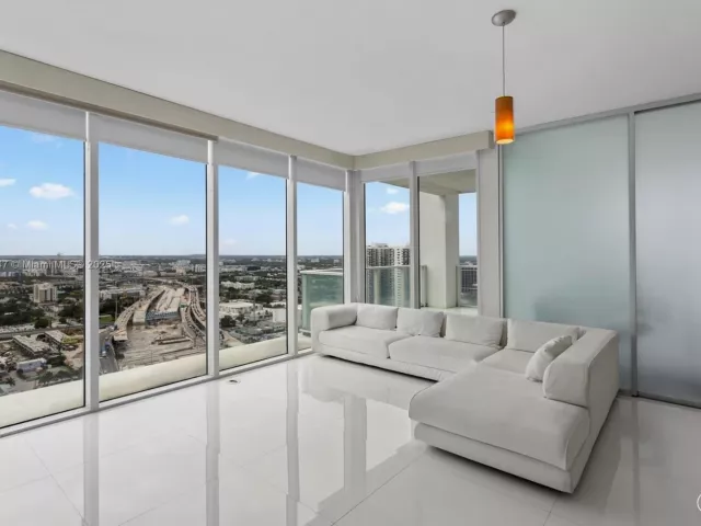 Apartment for sale  Unit #3106 - photo 6475023