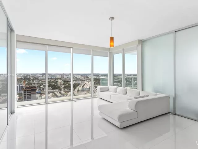 Apartment for sale  Unit #3106 - photo 6475025