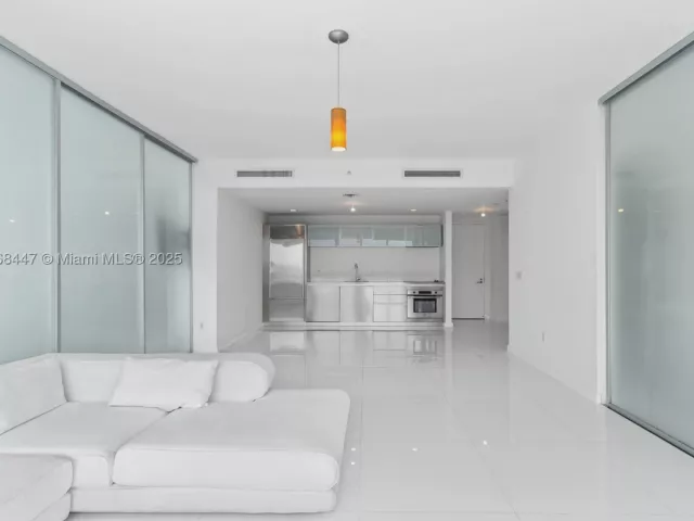 2-bedroom condo for sale in Miami - 1040 Biscayne Blvd 3106 - MondialRealty