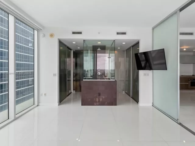 Apartment for sale  Unit #3106 - photo 6475010