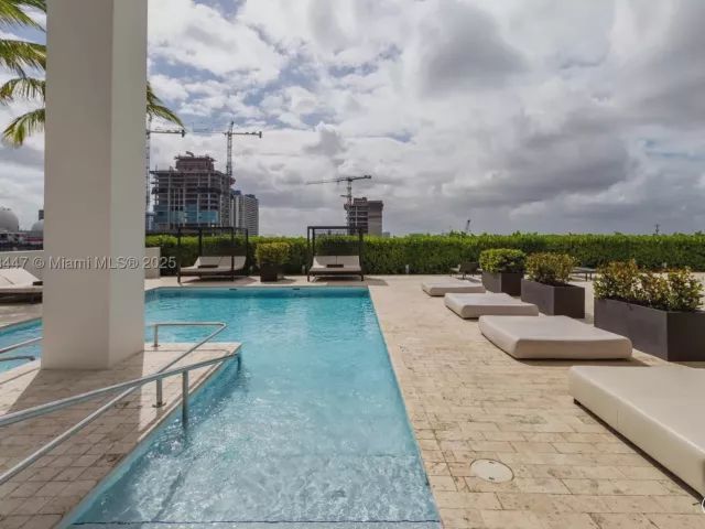 2-bedroom condo for sale in Miami - 1040 Biscayne Blvd 3106 - MondialRealty