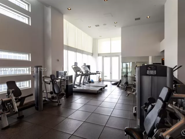 2-bedroom condo for sale in Miami - 1040 Biscayne Blvd 3106 - MondialRealty