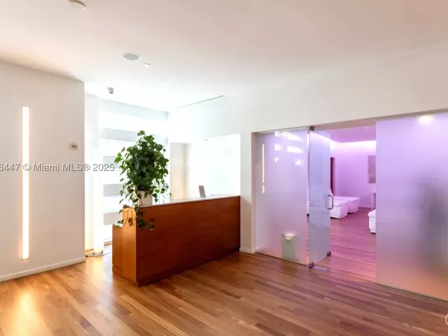2-bedroom condo for sale in Miami - 1040 Biscayne Blvd 3106 - MondialRealty