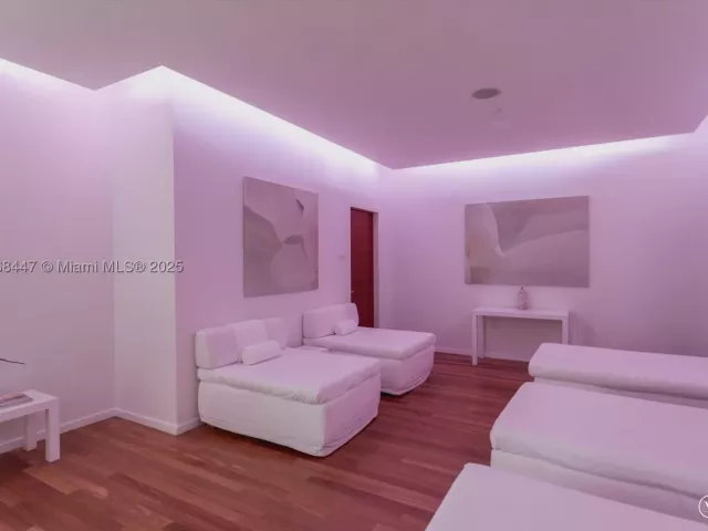 2-bedroom condo for sale in Miami - 1040 Biscayne Blvd 3106 - MondialRealty