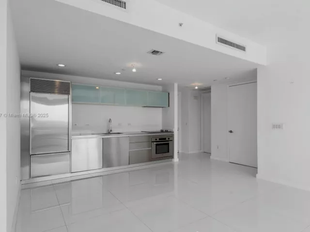 Apartment for sale  Unit #3106 - photo 6475014