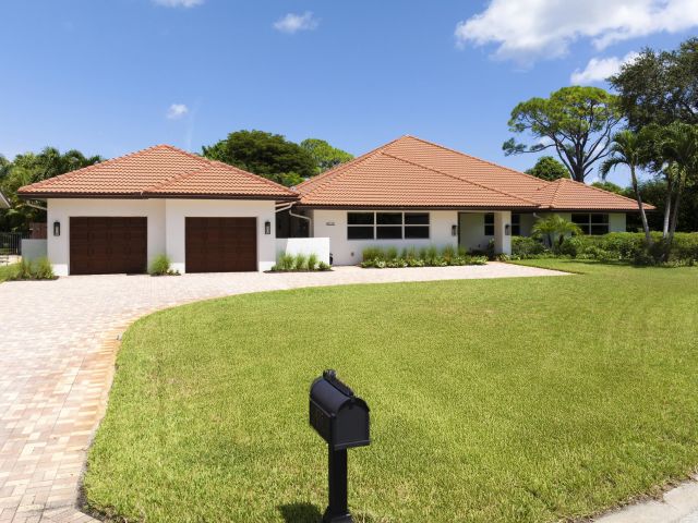 Home for sale at 4535 Oak Tree Court - photo 6532808