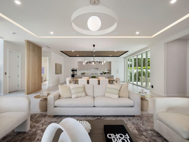 Home for sale at 800 Bond Way - photo 6505218