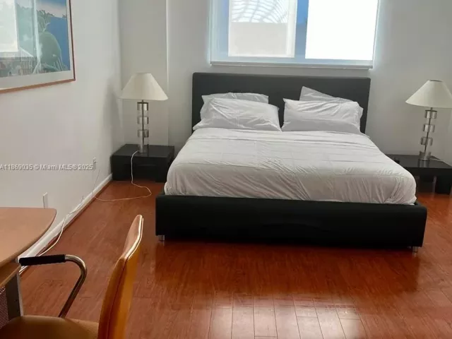 2-bedroom condo for sale in Sunny Isles Beach - 19380 Collins Ave 1603 - MondialRealty