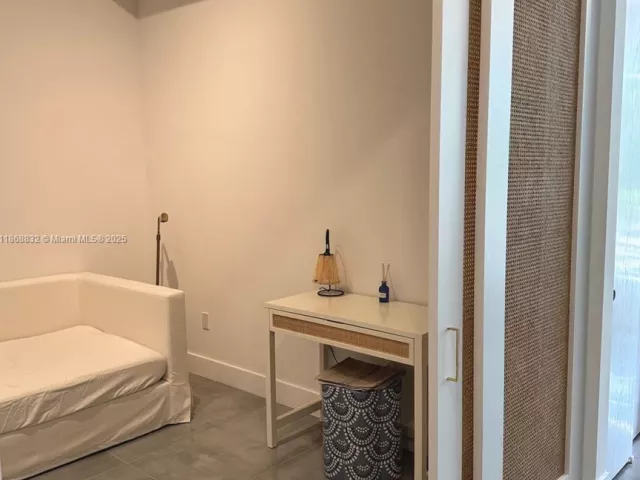 2-bedroom condo for rent in Sunny Isles Beach - 17550 Collins Ave 402 - MondialRealty