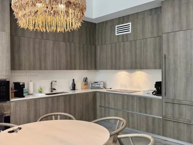 2-bedroom condo for rent in Sunny Isles Beach - 17550 Collins Ave 402 - MondialRealty