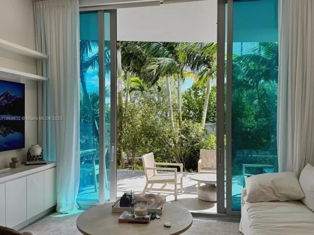 2-bedroom condo for rent in Sunny Isles Beach - 17550 Collins Ave 402 - MondialRealty