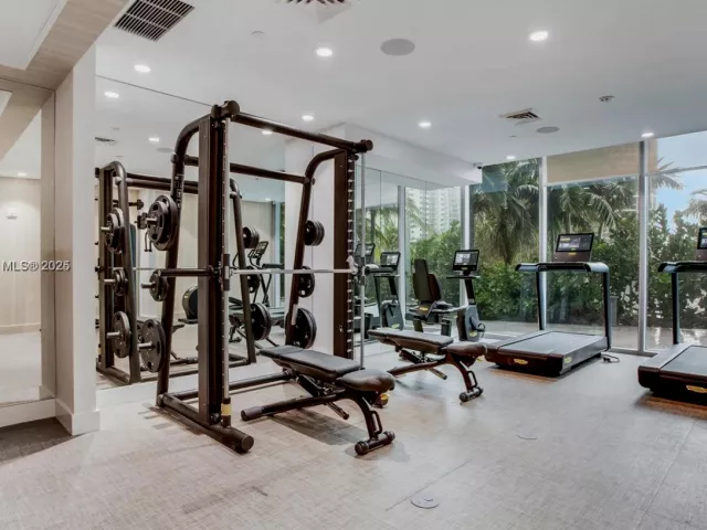 2-bedroom condo for rent in Sunny Isles Beach - 17550 Collins Ave 402 - MondialRealty