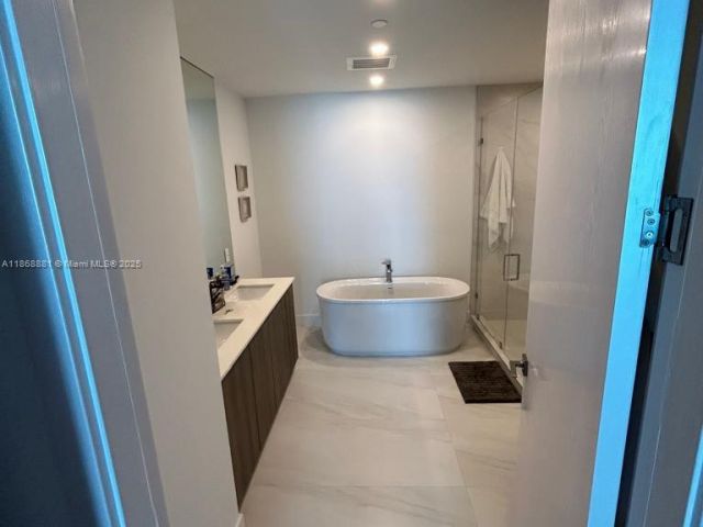 Apartment for rent  Unit #804 - photo 6477183