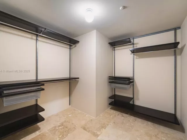 3-bedroom condo for rent in Sunny Isles Beach - 19111 Collins Ave 704 - MondialRealty